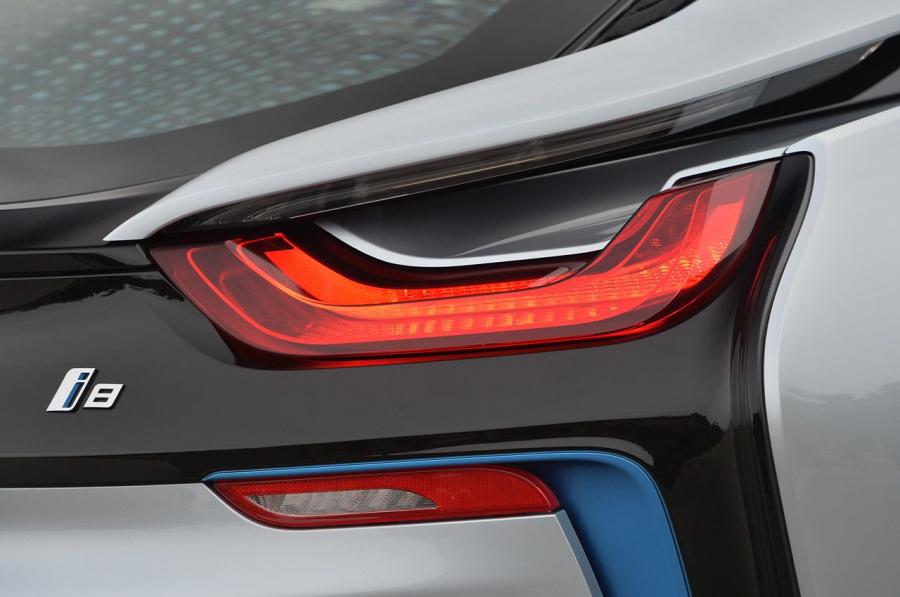  BMW i8 2014 года  (фото 138 из 180)